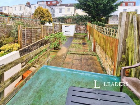 4 bedroom house to rent Riley Road, Brighton, BN2 - Photo 2