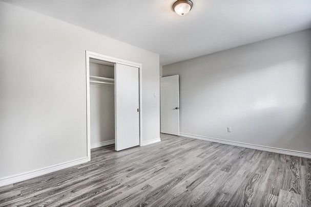 For Lease - 1 Napier Street, Barrie, Ontario - Photo 1