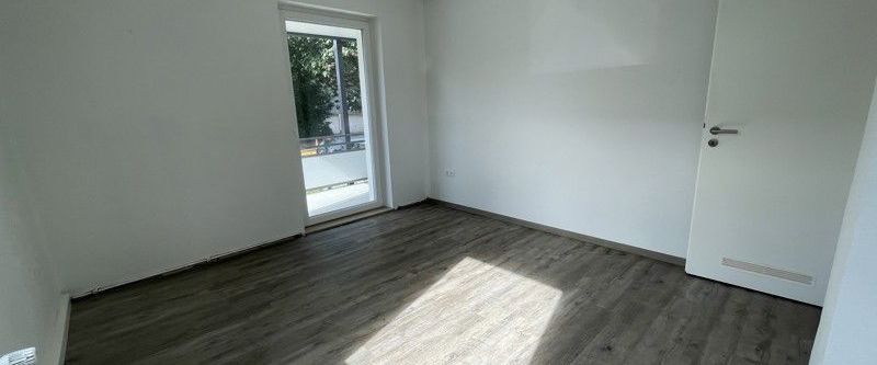 Schöne Erdgeschosswohnung in energetisch saniertem Haus frei! - Photo 1