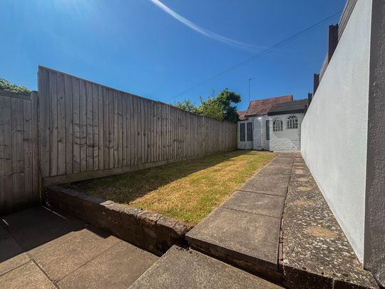 2 bed terraced house to rent in Fieldgate Lane, Kenilworth, CV8 - Photo 1