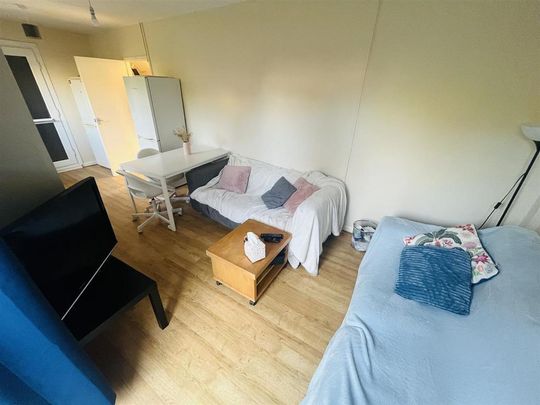 4 bedroom house to rent - Photo 1