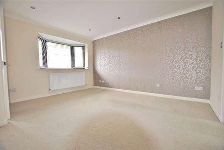 Chiltern Avenue, Bishops Cleeve, Cheltenham, Gloucestershire, GL52 - Photo 4