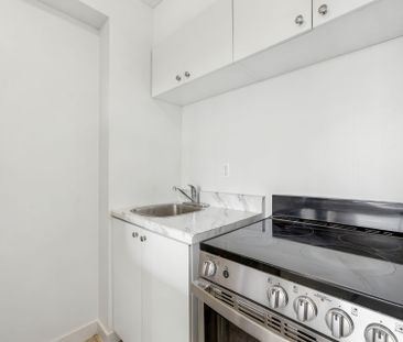 For Lease - 2360 Dundas Street Unit# 2816B, Toronto, Ontario - Photo 4