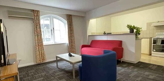 2 Bedroom Apartment Large - Photo 2