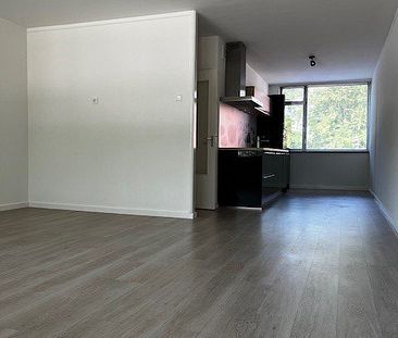 RUIM INSTAPKLAAR APPARTEMENT MET 3 SLAAPKAMERS IN HEERLEN-CENTRUM. - Foto 6