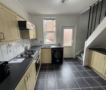 Bismarck Street, Leeman Road - P5002 - Photo 2