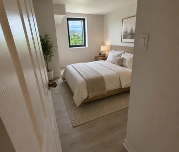 Rideau East Apartments — Newly renovate two bedroom unit at steps away from the Lees station - Photo 6