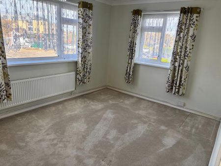 4 bedroom detached house to rent - Photo 5