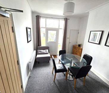 3 Bed Terraced House, New Road, IG3 - Photo 6