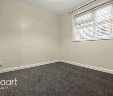 4 bedroom terraced house to rent - Photo 3