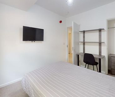 1 bedroom in a house share to rent - Photo 4