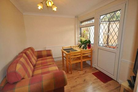 West Ham Close, Basingstoke, RG22 - Photo 3