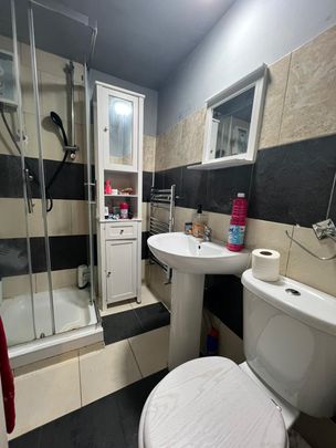 Two bedroom Ground Floor Flat close to Goodmayes station- £1600 pcm - Photo 1