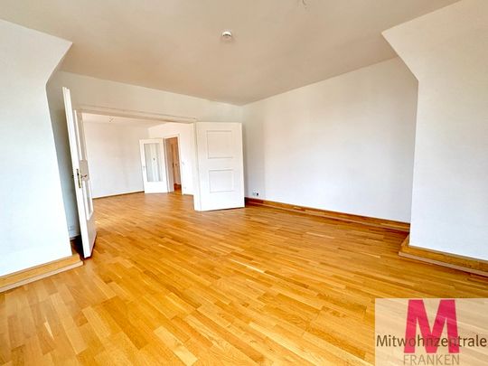 Stilvolle 3-Zimmer-Altbauwohnung mit großem Balkon in begehrter Lage von St. Johannis - Photo 1