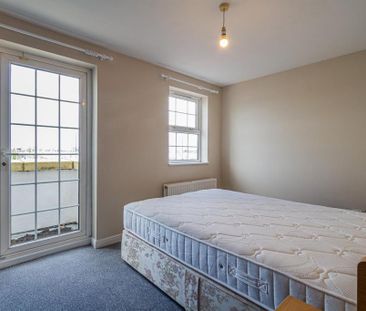 2 bedroom end of terrace house to rent - Photo 3