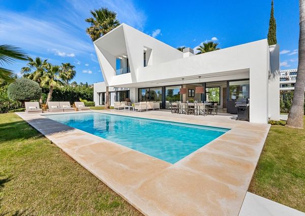 4 bedroom luxury Villa for rent in El Paraíso, Andalusia