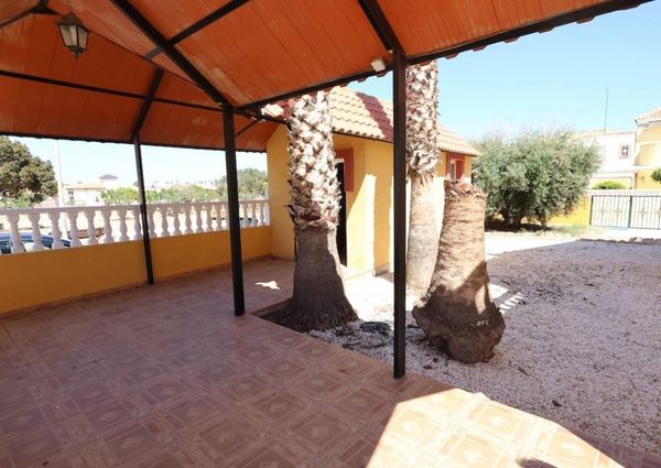 Adosado en la Regia . Temporada larga.