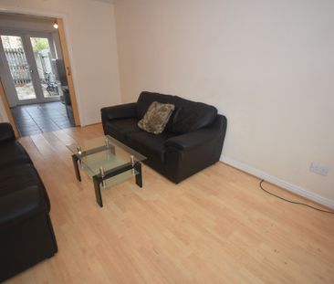 Chorlton Road, Hulme, Manchester. M15 4AU. - Photo 4