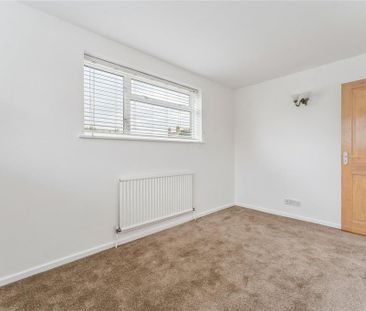 2 bedroom parking to rent - Photo 1