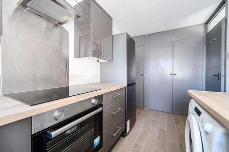 Reading, Berkshire, RG30 - Photo 2