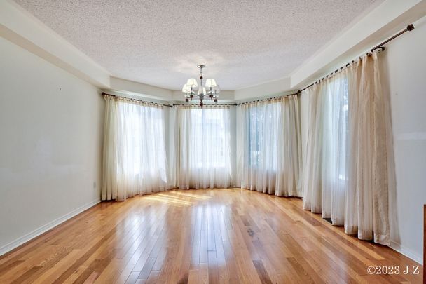 For Lease - 2 Waterton Crescent, Richmond Hill, Ontario - Photo 1