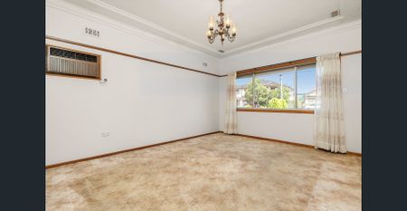 Comfortable Family Living in a Prime Location - Photo 5