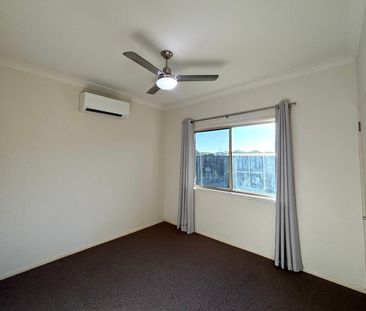 Highset Ceilings and Open Plan Living - Welcome to 34 Whitehaven Dr... - Photo 4