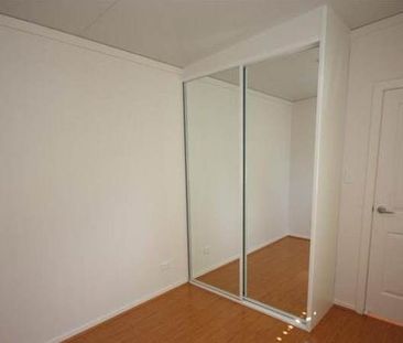 Spacious 2 bedroom Granny Flat - Photo 4