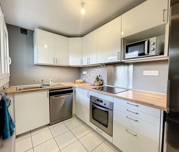 Location Appartement 4 pièces 74m² - Photo 3