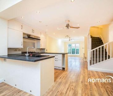 Irvine Place, Virginia Water, GU25 - Photo 6