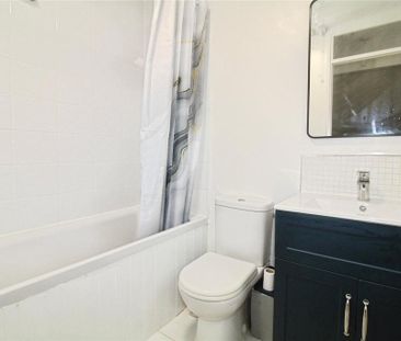 1 bedroom semi-detached house to rent - Photo 3