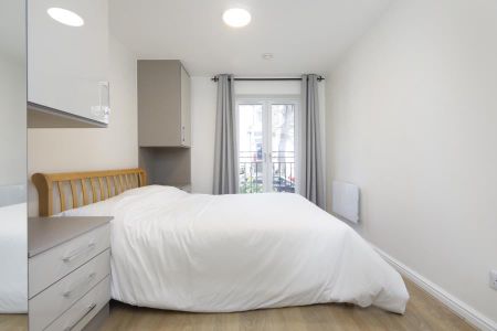 2 bedroom flat to rent - Photo 4