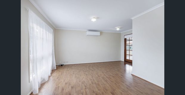 A LITTLE BEAUTY IN A GREAT LOCATION! - Photo 1