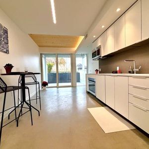 Large sustainable studio with balcony in newer building - Photo 2