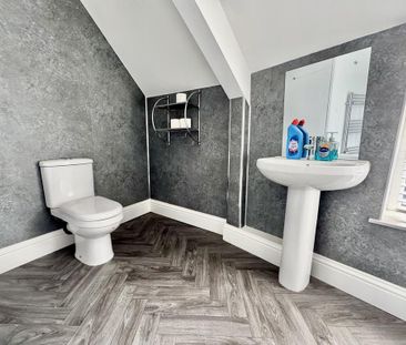 2 bedroom apartment to rent - Photo 4