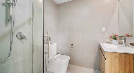 4-Bedroom House with 3.5 Bathrooms in Totara Vale - Photo 4