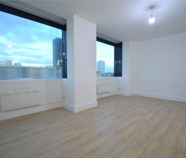 Barclay Road, Croydon, CR0 - Photo 2