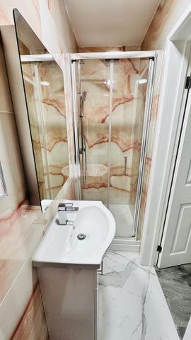 House share to rent - Photo 2