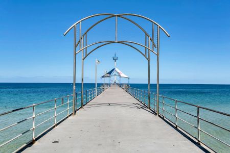 Perfect Coastal Lifestyle Two Bedroom Unit - Photo 4