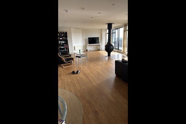 Room in a Shared Flat, Thurland St, NG1 - Photo 1