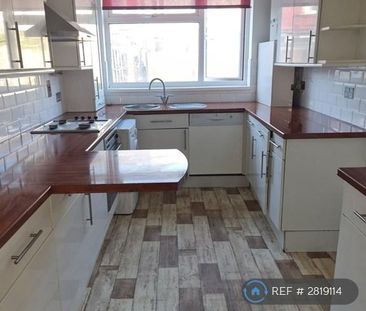 3 bedroom terraced house to rent - Photo 3