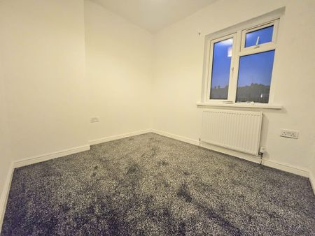 3 Bed Terraced House, Warren Road, LU1 - Photo 3