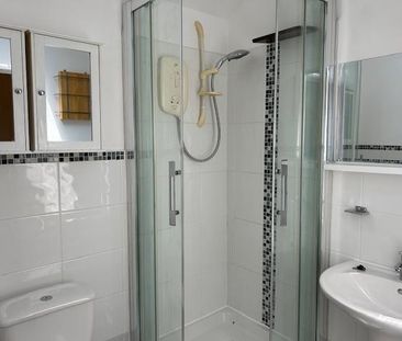 1 bedroom mews to rent - Photo 5