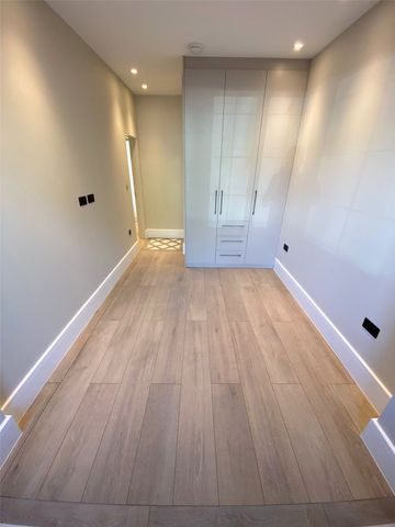 Wykeham Road, Hendon - Photo 2