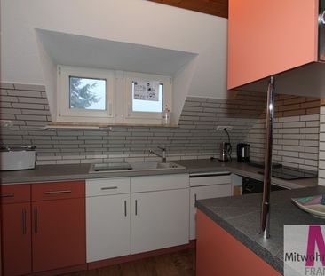Modern möbliertes Dachstudio in gepflegten Zweifamilienhaus - Photo 2