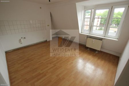 Wohnen im Zentrum! Gemütliche 2-Raum Dachgeschoss mit Badewanne! - Photo 3