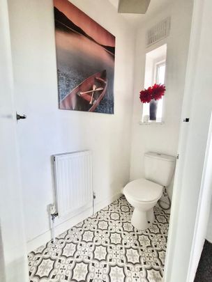 2 bedroom end of terrace house to rent - Photo 1