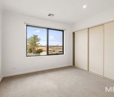 2/11 Moore Avenue, Clayton South - Photo 6