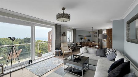 2 Bedroom Apartment - Photo 2