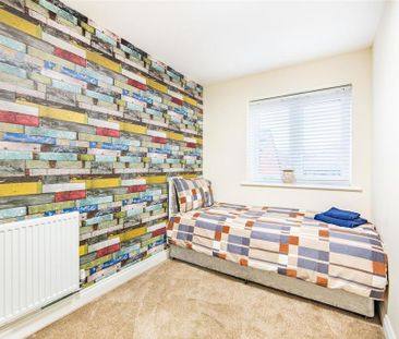 3 bedroom semi-detached house to rent - Photo 6